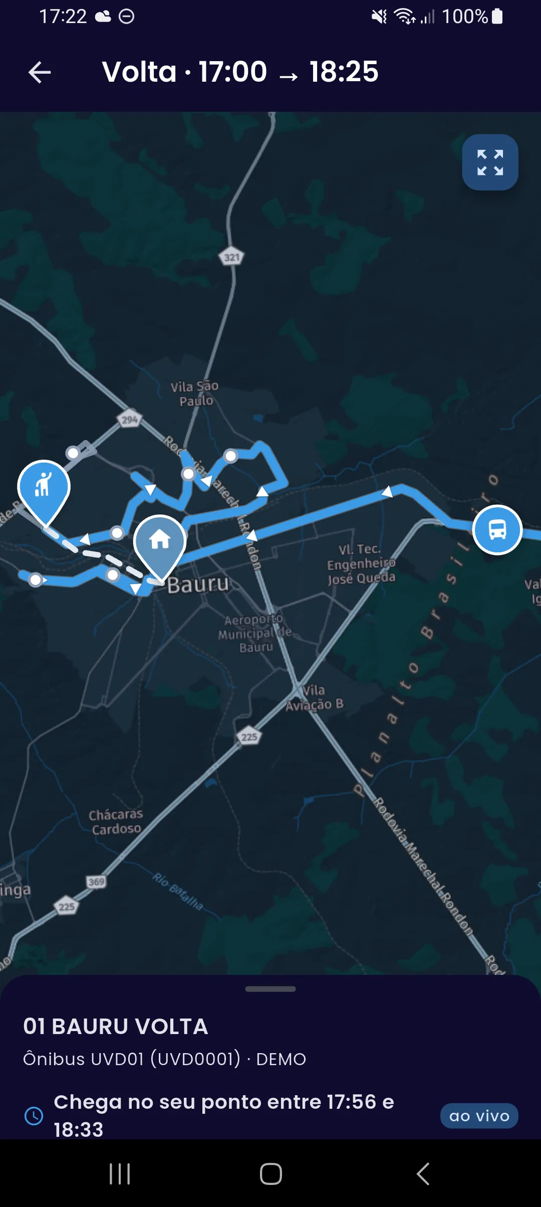 Detalhe da volta em andamento no aplicativo: o mapa com o itinerário, o ônibus a caminho, a casa do passageiro ligada ao ponto por um tracejado e, embaixo, a linha, o ônibus e a janela de chegada no ponto, ao vivo.